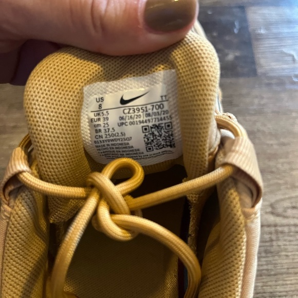 RARE Nike Air Max 95 Yellow - Size 8 - Picture 5 of 9